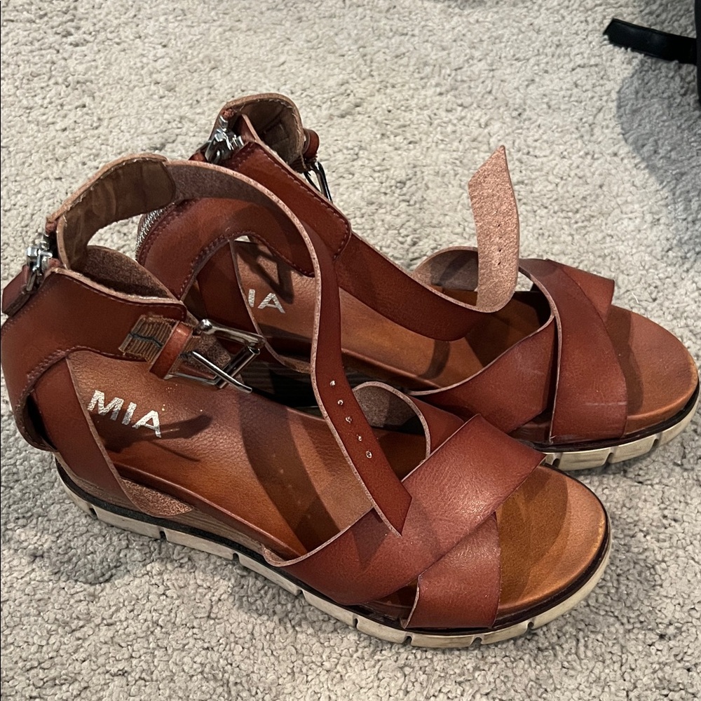 MIA Women's Tan Strappy Sandals